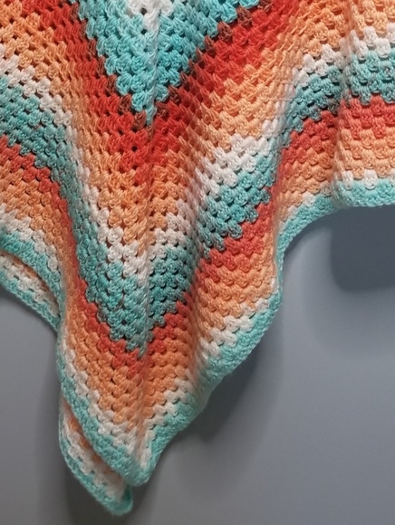 Handmade poncho - Picture 2 of 2